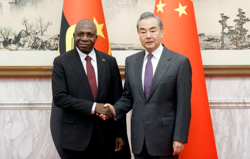 Wang Yi holds talks with Angolan Foreign Minister Téte António