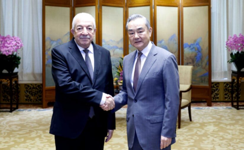 Chinese FM meets head of Fatah delegation