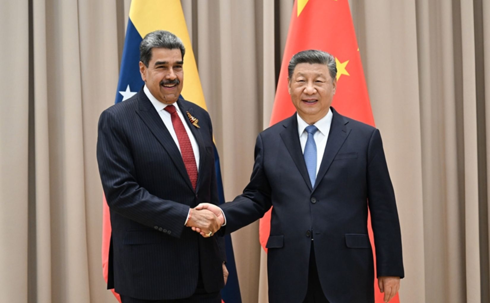 Xi Jinping: China categorically rejects interference by external forces in Venezuela’s internal affairs