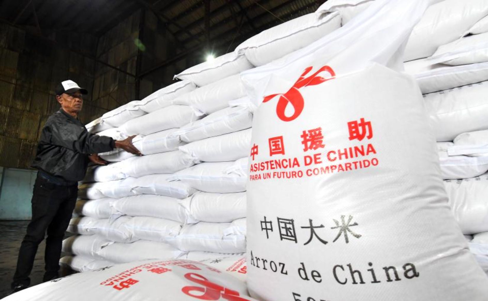 China delivers emergency rice aid to Cuba