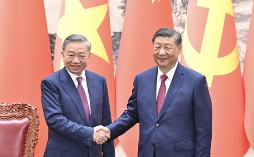 Xi congratulates Vietnamese counterpart on re-election