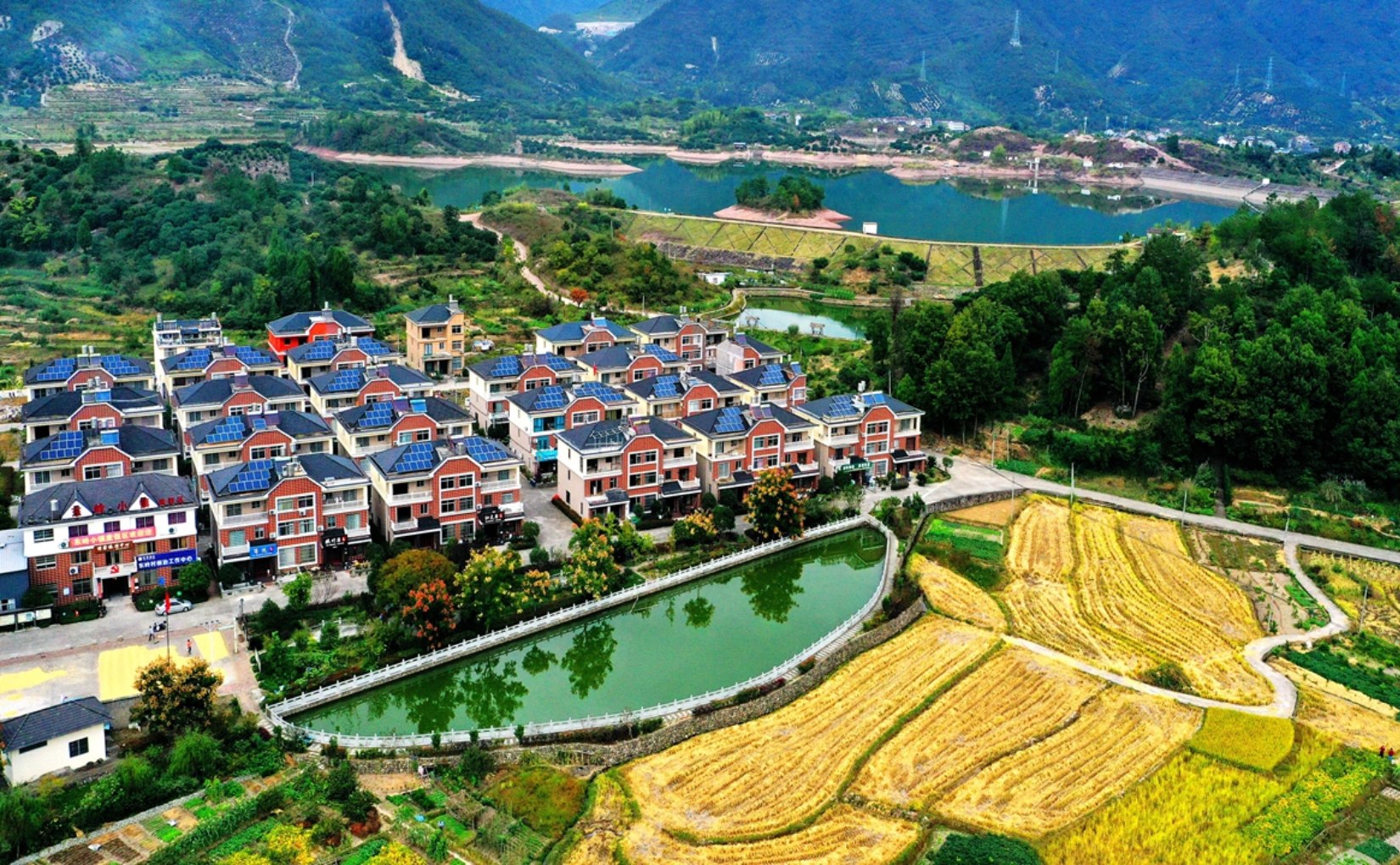 New quality productive forces empowering common prosperity in ethnic regions: a logical examination and practical direction