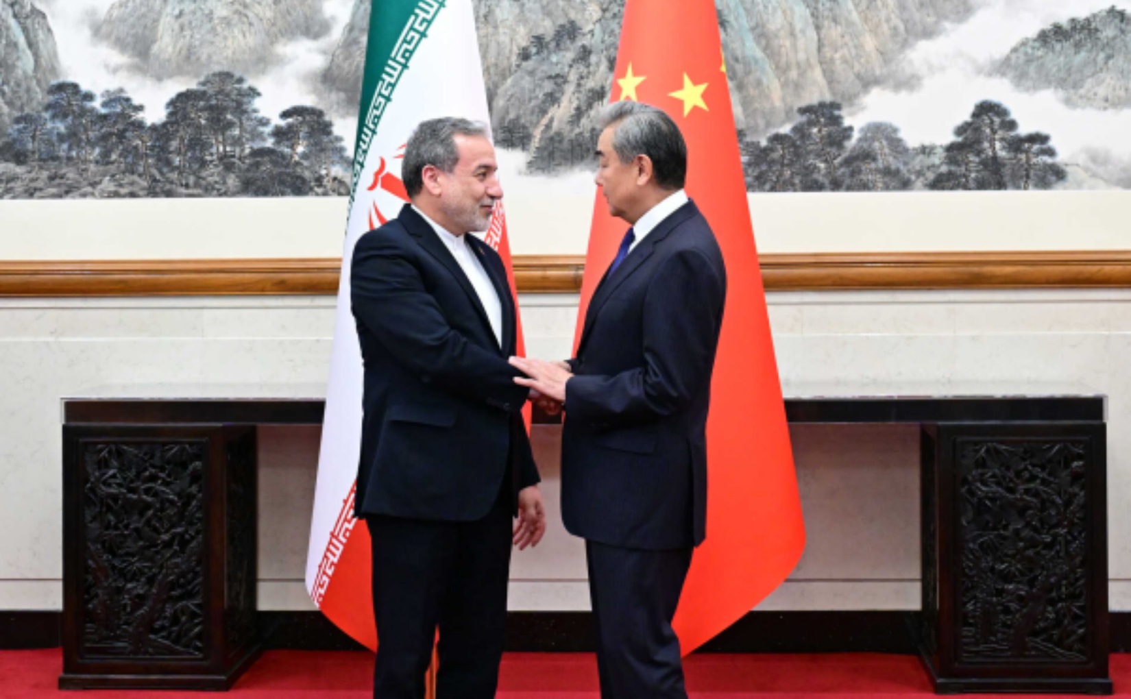 Iranian Foreign Minister visits Beijing